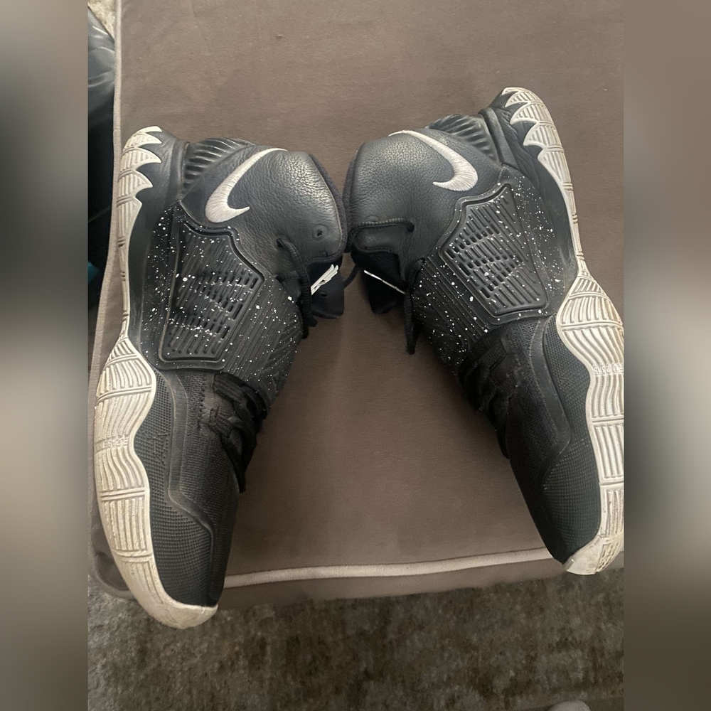 Kyrie 6